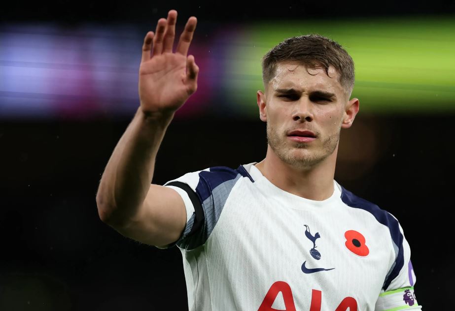 Kabar Buruk untuk Liverpool, Tottenham Hotspur Tidak Jual Micky van de Ven