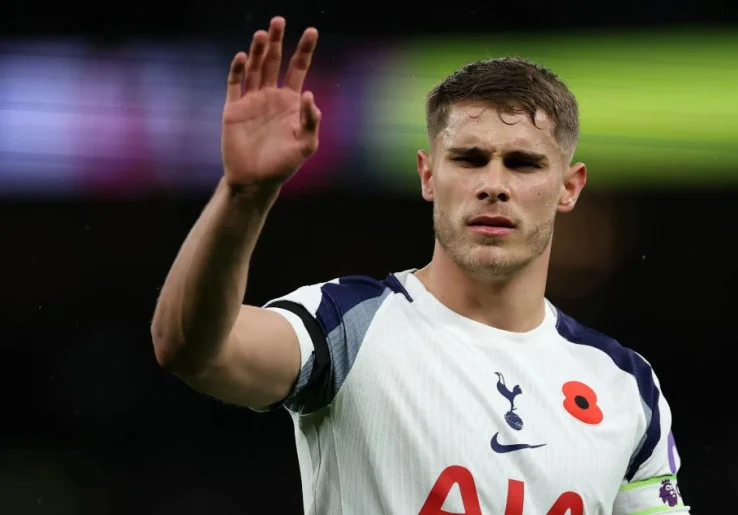Kabar Buruk untuk Liverpool, Tottenham Hotspur Tidak Jual Micky van de Ven
