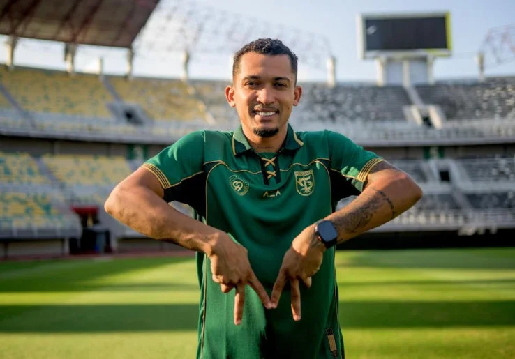 Persib Bertabur Bintang, Persebaya Pilih Pemain Kaya Pengalaman