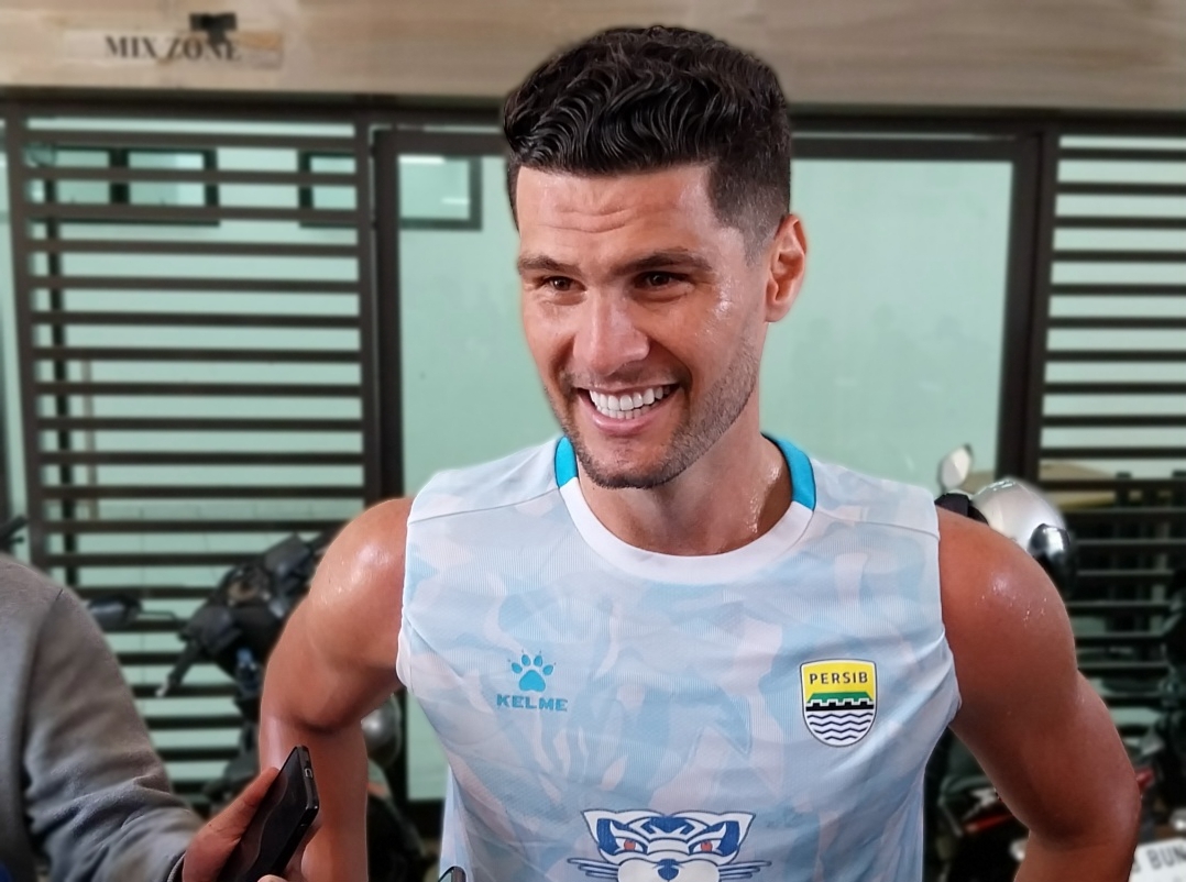 Ingin Rasakan Juara bersama Persib, Julio Cesar: Karena Atmosfer di Bandung itu Gila
