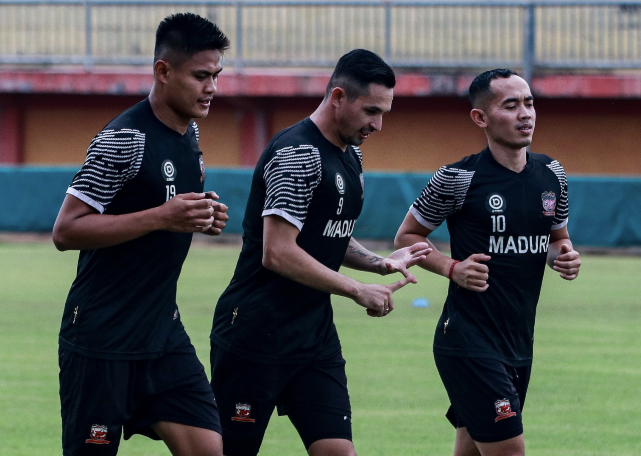 Tradisi ’Toron’ Silvio Escobar Warnai Perburuan Pemain Madura United