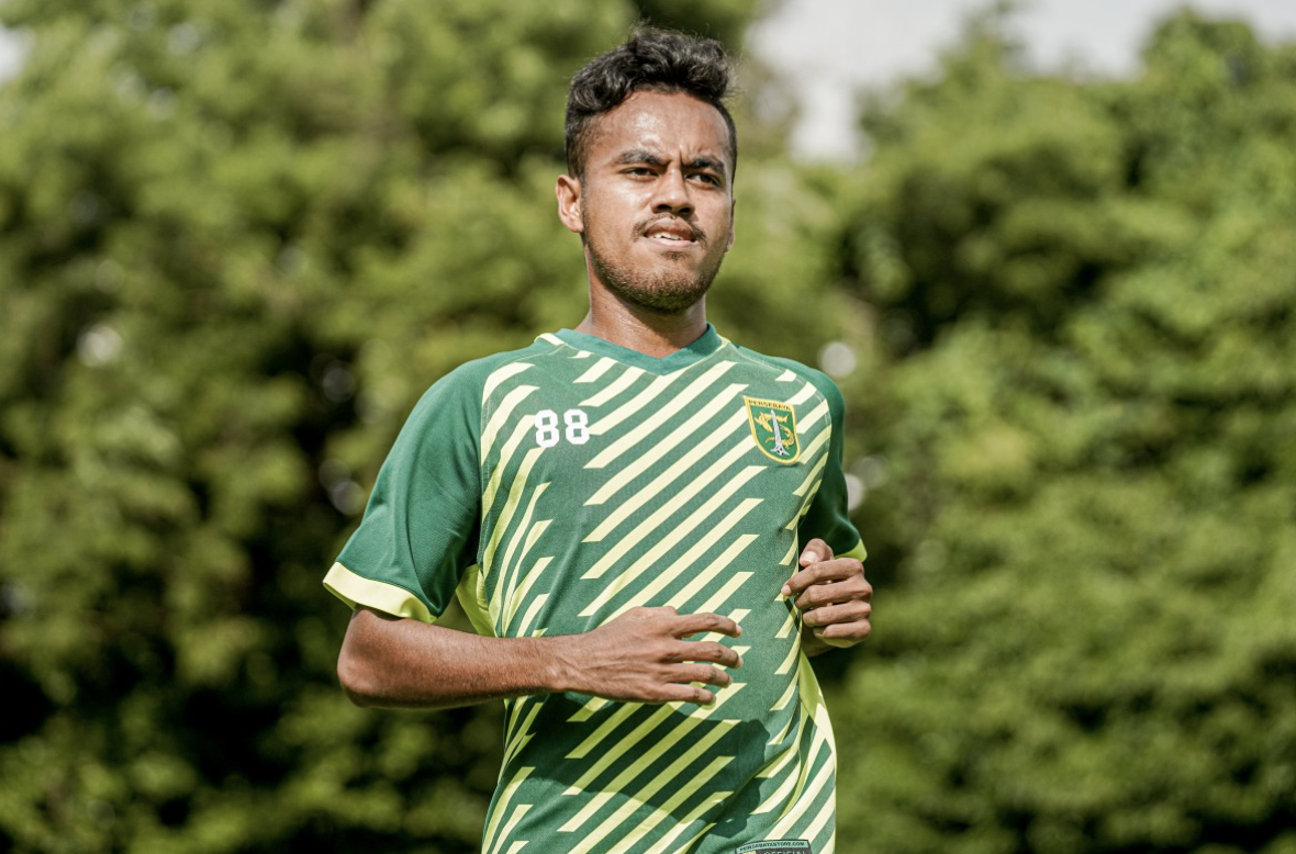 Jawaban Teddy Tjahjono soal Persib Bajak Alwi Slamat dari Persebaya