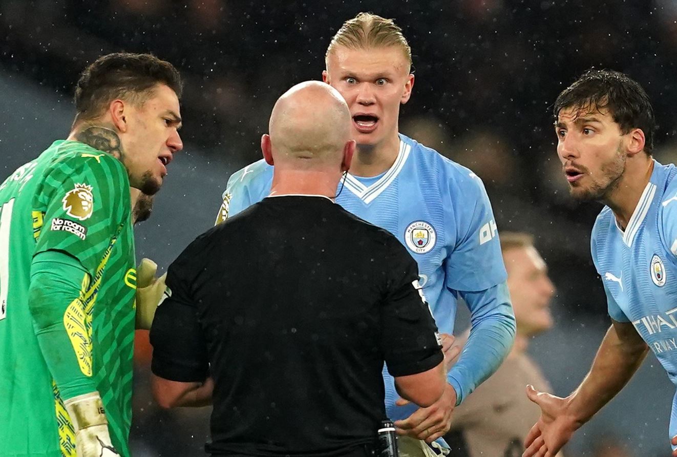 Kepung Wasit, Manchester City Didakwa FA