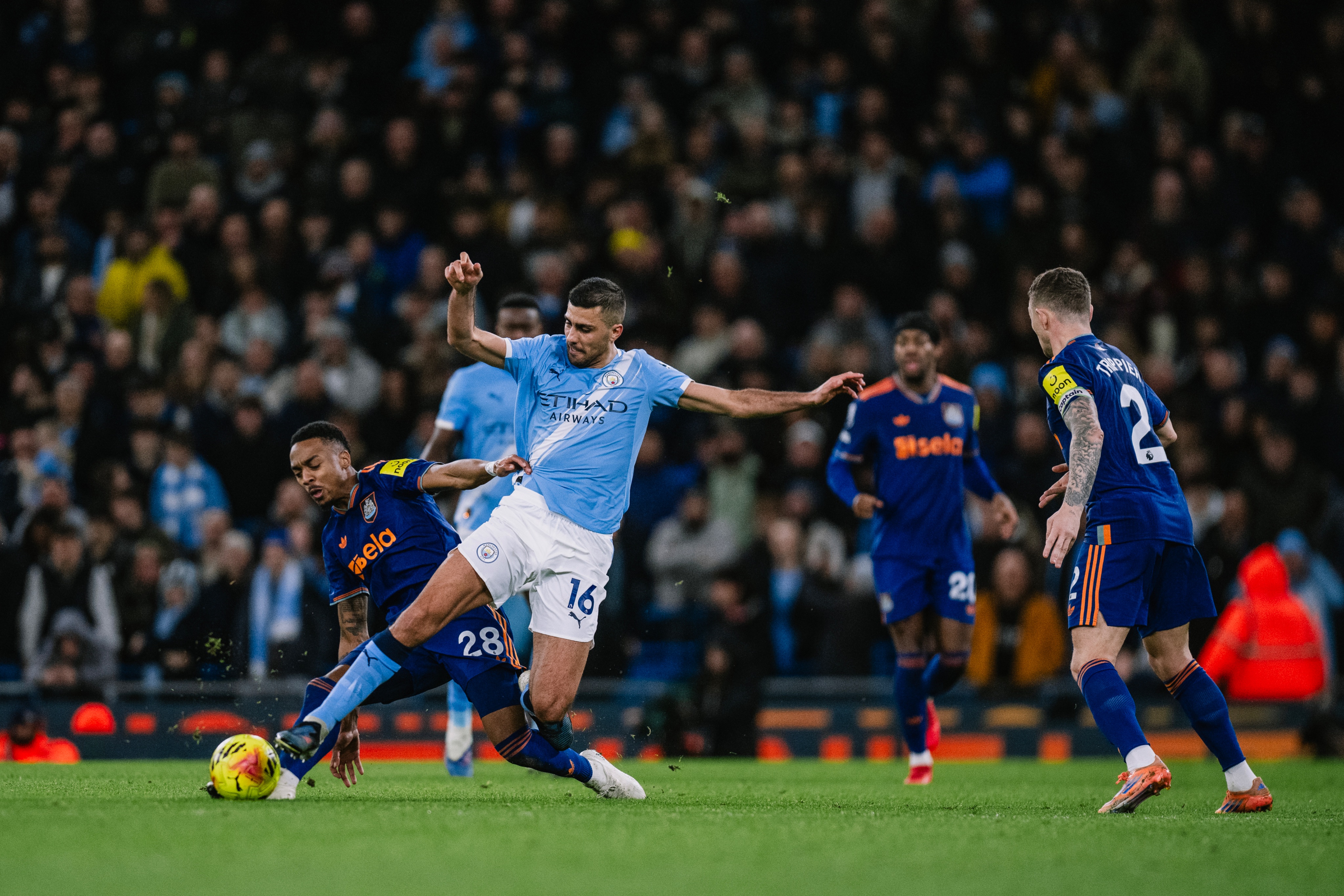 Klasemen Terkini Premier League: Manchester City Mengancam Arsenal, Chelsea Rawan Ditikung Manchester United