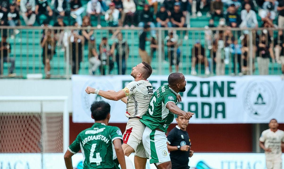 PSS Sleman Kalah di Maguwoharjo, Oknum Suporter Masuk Lapangan dan Rusak Bench