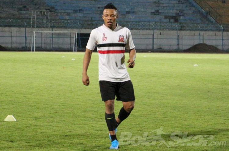 Senang dan Sedih Winger Madura United Emmanuel Oti terkait Kelanjutan Liga 1 2020