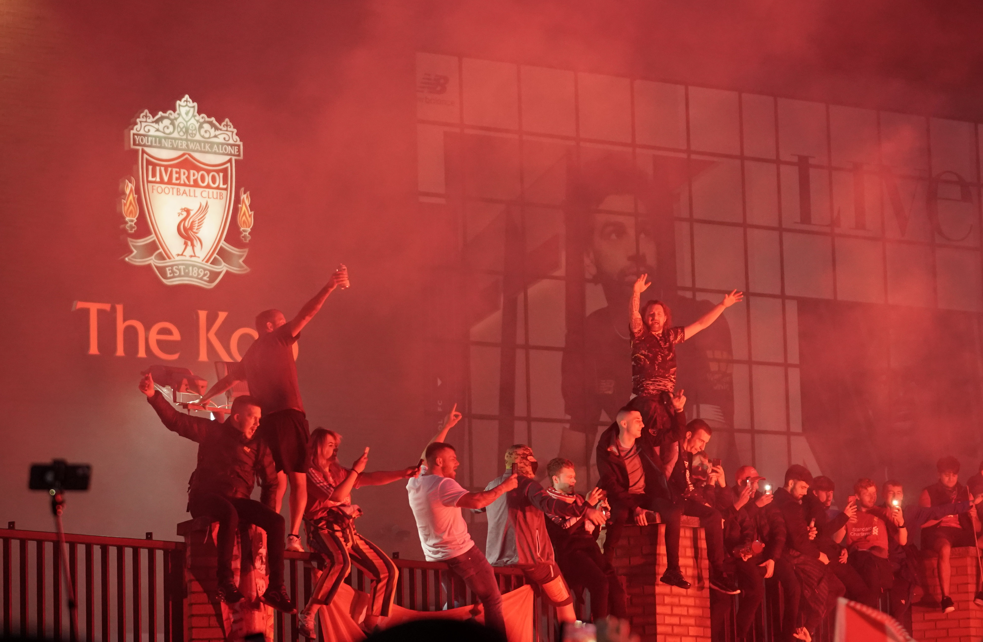 Pesta Juara Liverpool Ternoda, Sembilan Suporter Digiring ke Kantor Polisi