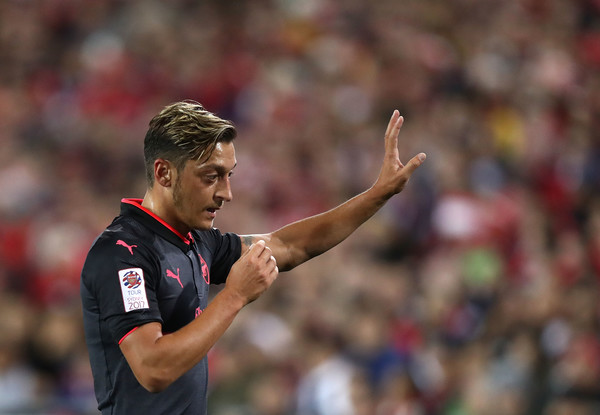 Respons Wenger soal Rumor Ozil ke MU