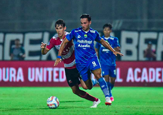 Pelatih Persib Bicara Status Ezra Walian sebagai Supersub Setelah Sumbang Assist