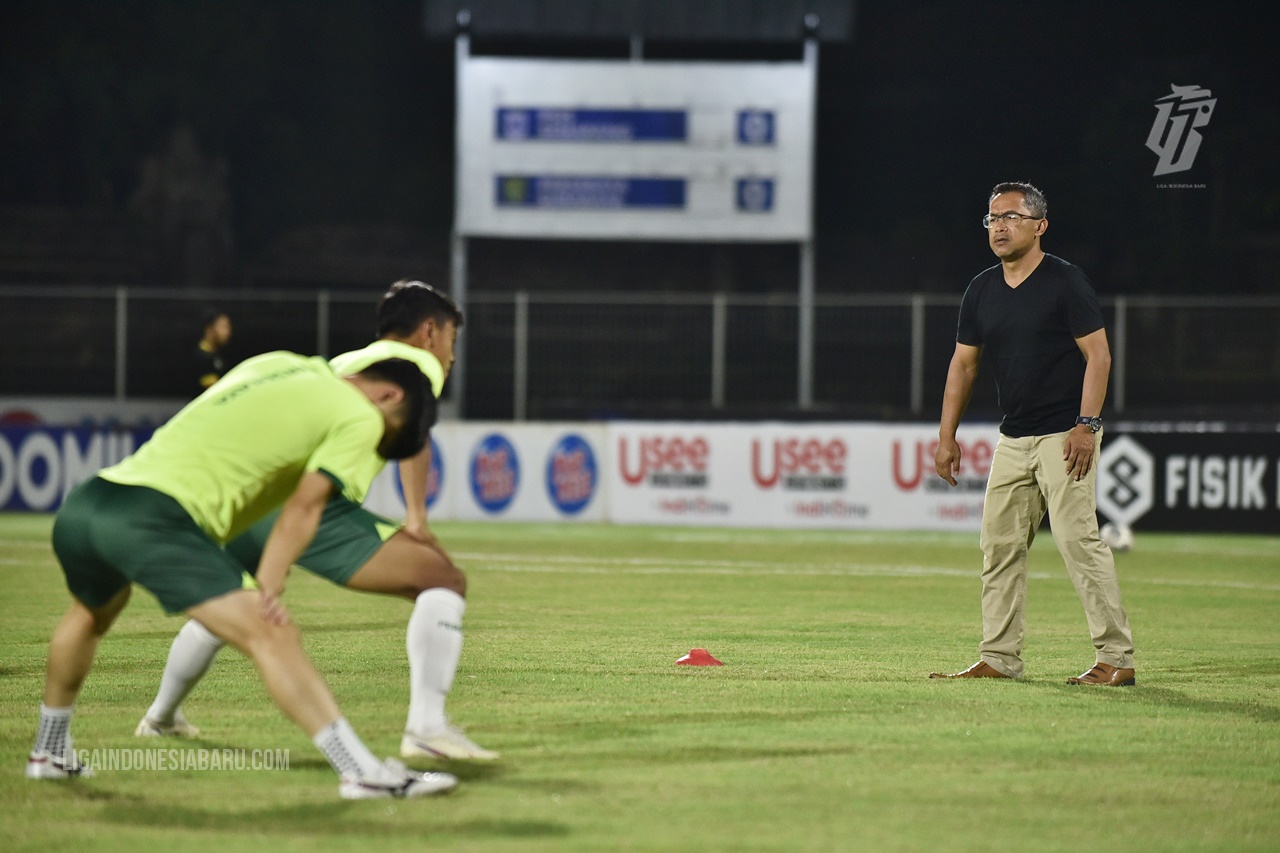 Aji Santoso Benahi PR Besar Persebaya Jelang Hadapi Arema FC