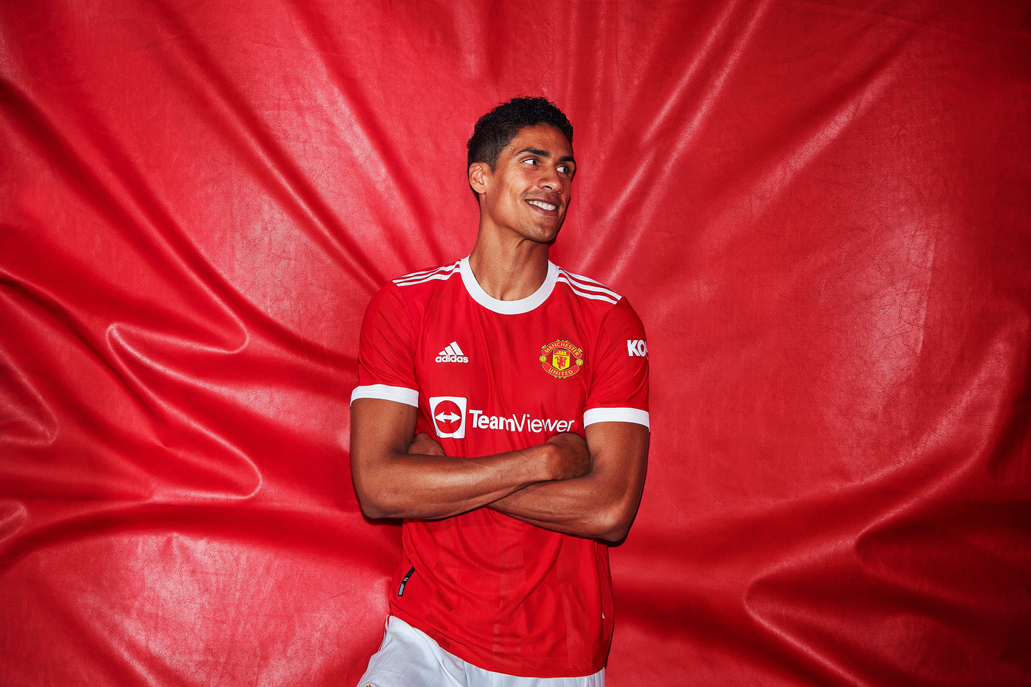 Raphael Varane Tak Bisa Tolak Godaan Manchester United