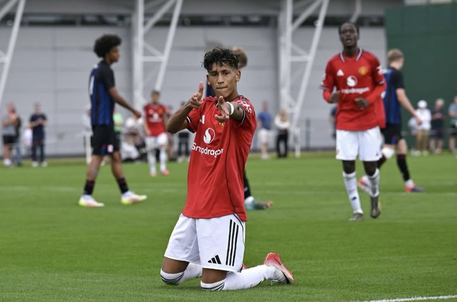 Mengenal JJ Gabriel, Striker 15 Tahun yang Dapat Kesempatan Latihan di Tim Utama Manchester United