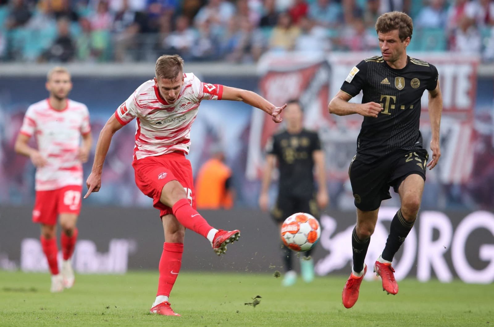 Mengungkap Kegagalan Barcelona Memulangkan Dani Olmo