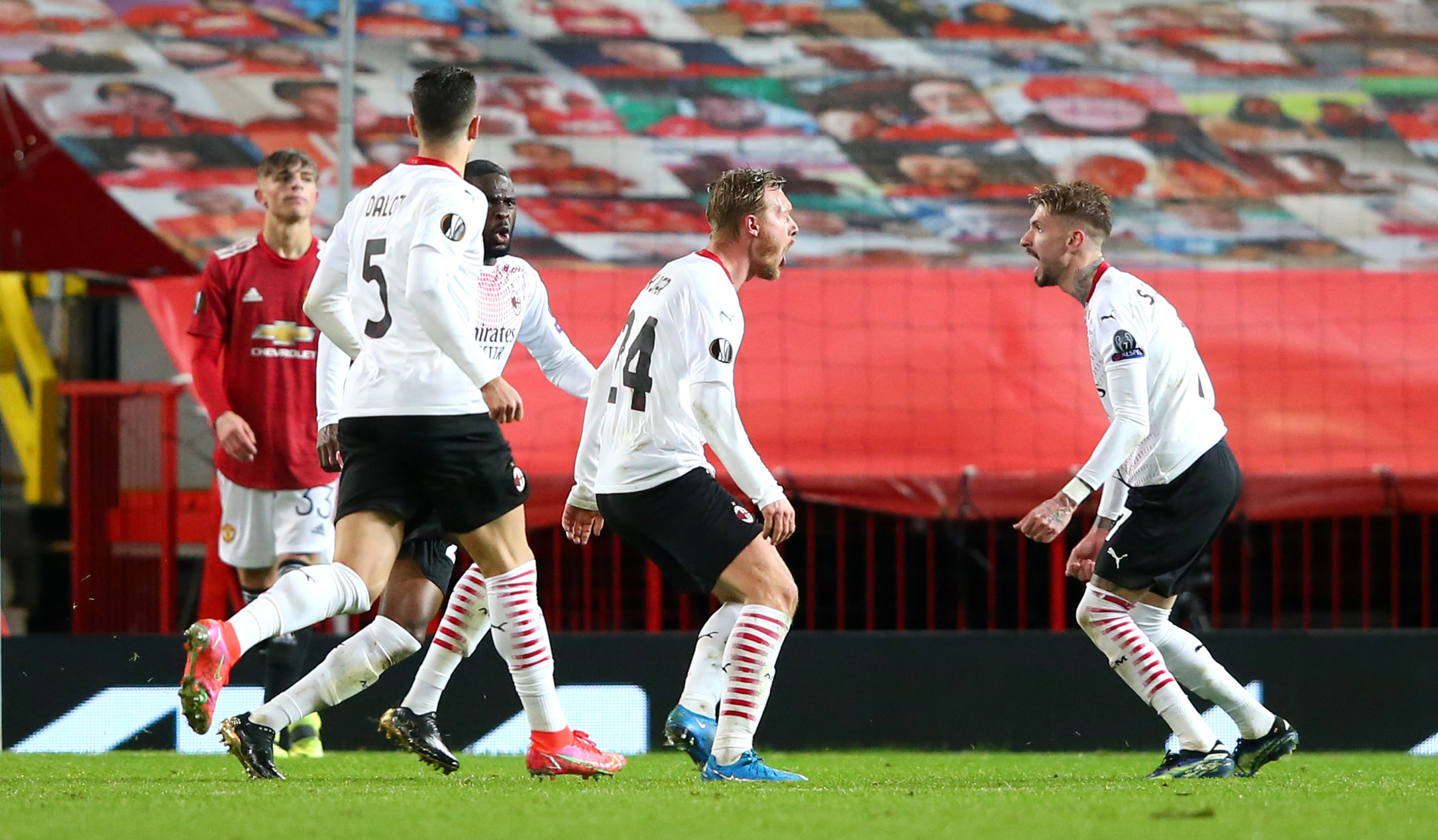 Manchester United 1-1 AC Milan: Gol Pengujung Laga Gagalkan Kemenangan Setan Merah