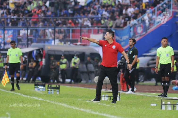 Arema FC Tak Mau Pandang Remeh Persebaya yang Sedang Jeblok