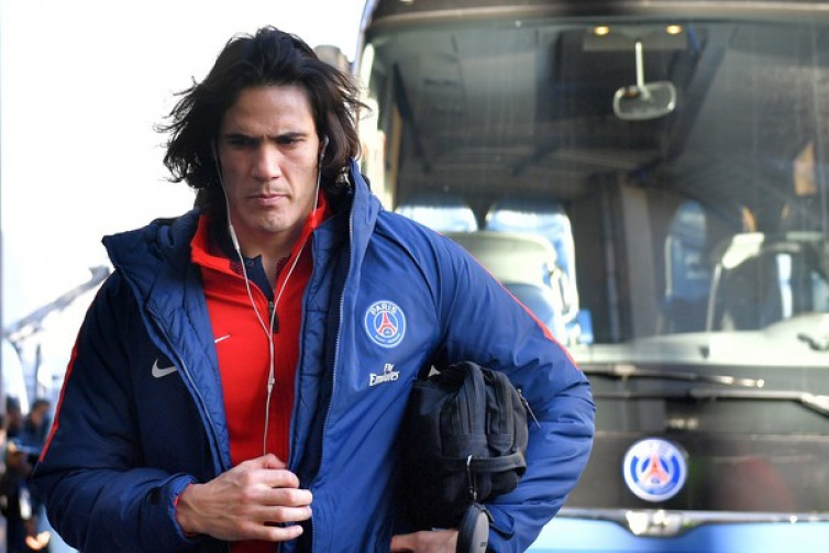 Penyebab Edinson Cavani Masih Bertahan di Paris Saint-Germain