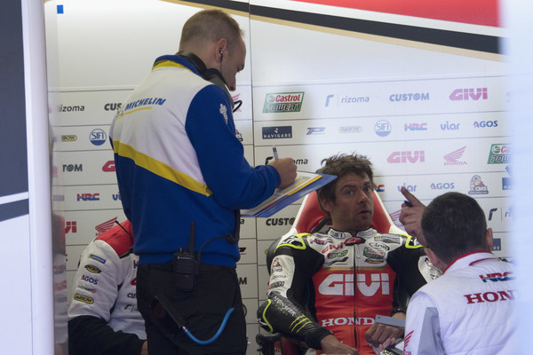 Dilarikan ke Rumah Sakit, Cal Crutchlow Terancam Gagal Ikuti MotoGP Prancis