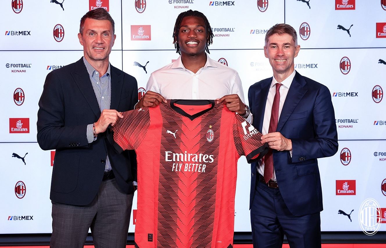 Pemain Incaran Chelsea Teken Kontrak Baru dengan AC Milan