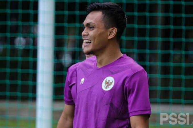 Pelatih Persib Emoh Komentari Kartu Merah Ricky Kambuaya dan Rachmat Irianto