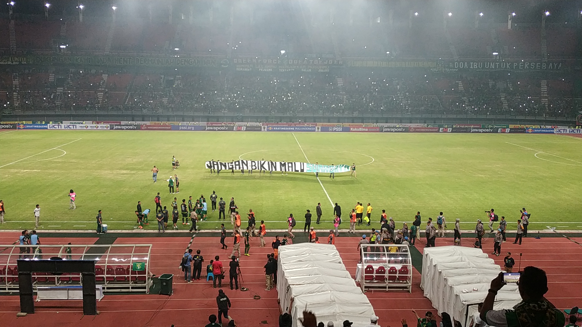 Piala Indonesia: Suporter Ricuh, Persebaya Terancam Hukuman Berat dari Komdis