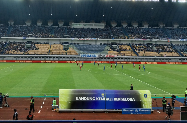 Bobotoh Luapkan Kekecewaan saat Persib Vs Madura United, Manajemen Beri Respons