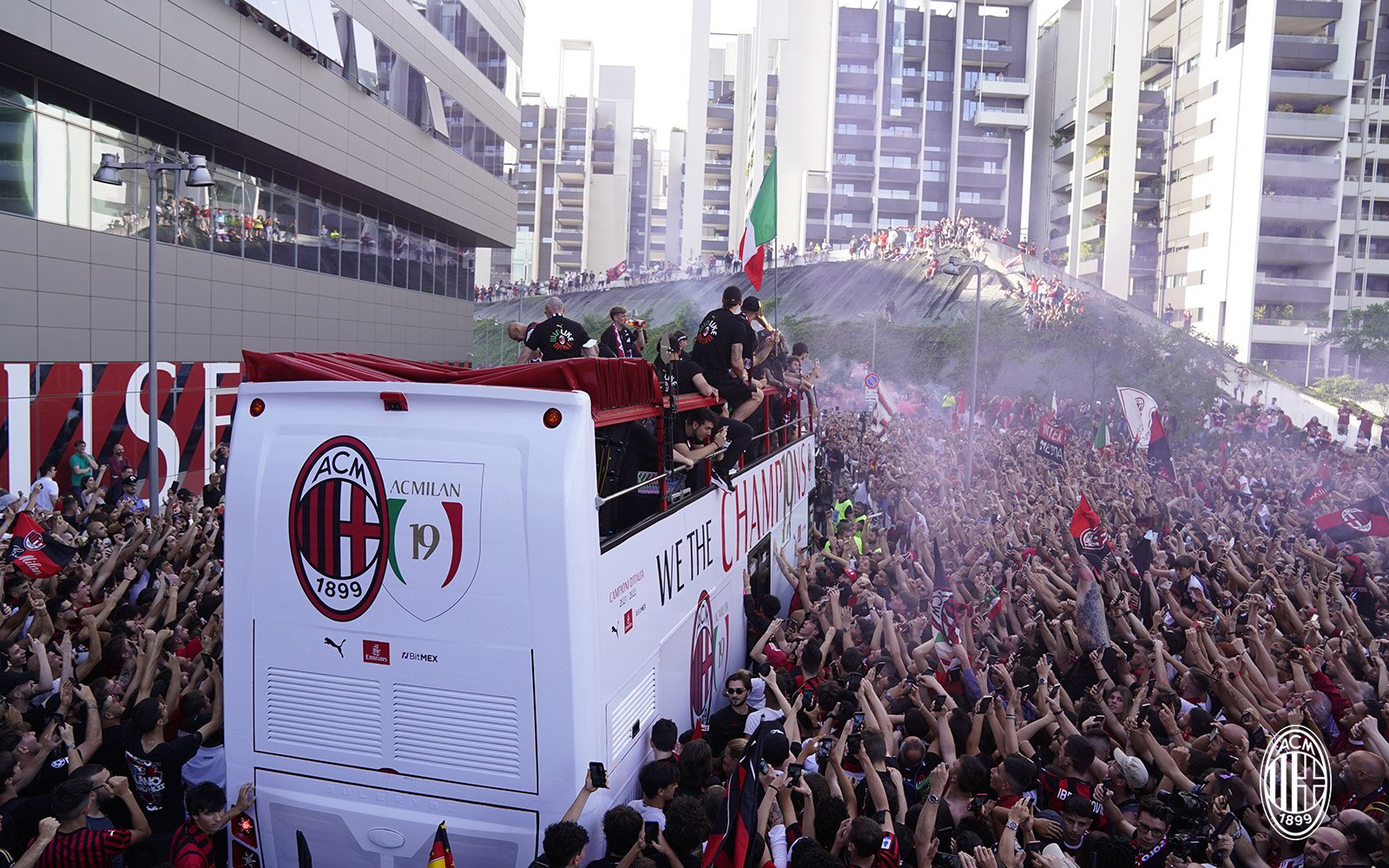 Sah, AC Milan Punya Pemilik Baru
