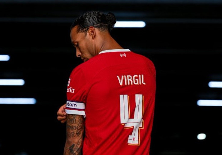 Legenda Manchester United Bicara soal Perbandingan Rio Ferdinand dengan Virgil van Dijk
