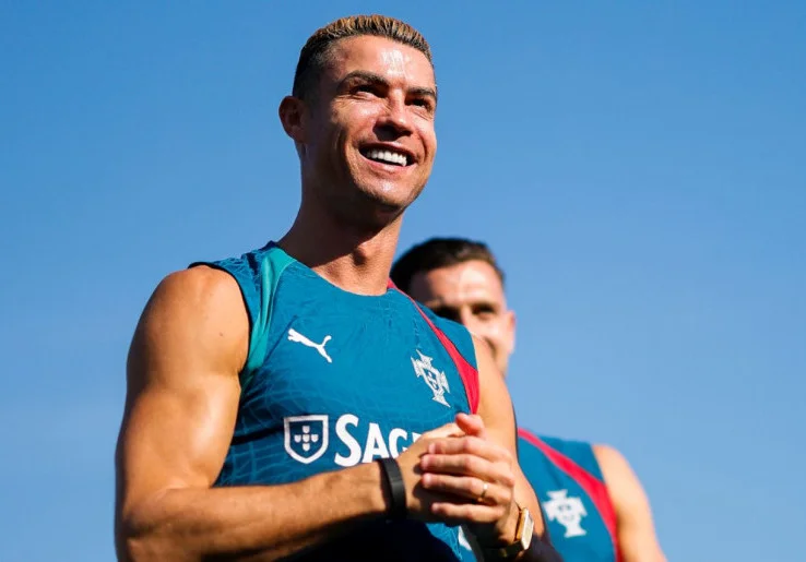 Alasan Mengapa Cristiano Ronaldo Tak Ikuti Jejak Lionel Messi, Pensiun dari Panggung Internasional