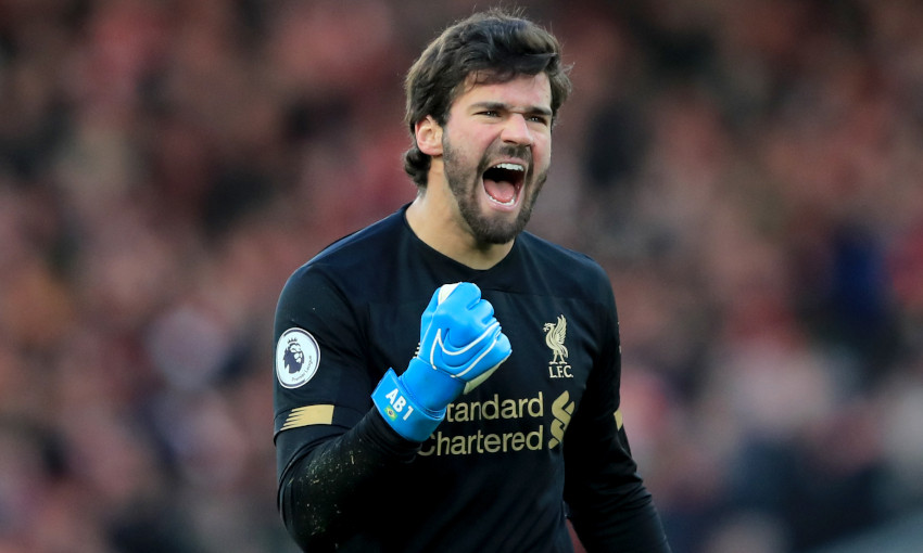 Alisson Rasakan Lelah Tak Biasa Usai Persembahkan Trofi Premier League untuk Liverpool