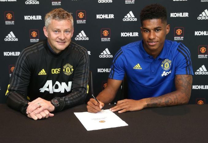 Akhir Spekulasi ke Barcelona, Marcus Rashford Teken Kontrak Baru dengan Manchester United