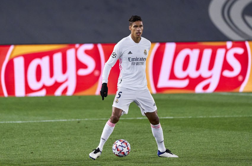 Raphael Varane Bikin Manchester United Gigit Jari