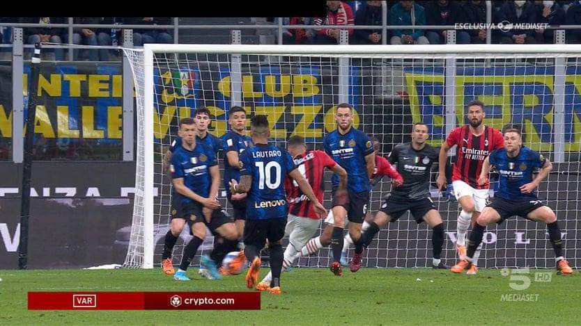 Kontroversi Derbi della Madonnina: Protesnya Handball, tetapi Dianulirnya karena Offside