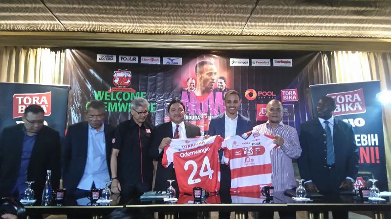 Madura United Resmi Datangkan Peter Odemwingie