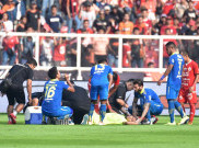 Pelatih Persib Bandung Sesalkan Sikap Suporter Persija saat M. Natshir Cedera