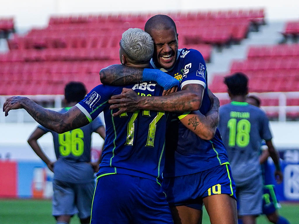 Persib 2-1 Persebaya, Perubahan Taktik di Babak Kedua hingga Permintaan Maaf Luis Milla