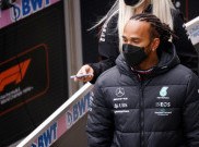 Dinanti Sanksi, Hamilton Menolak Lepas Perhiasan