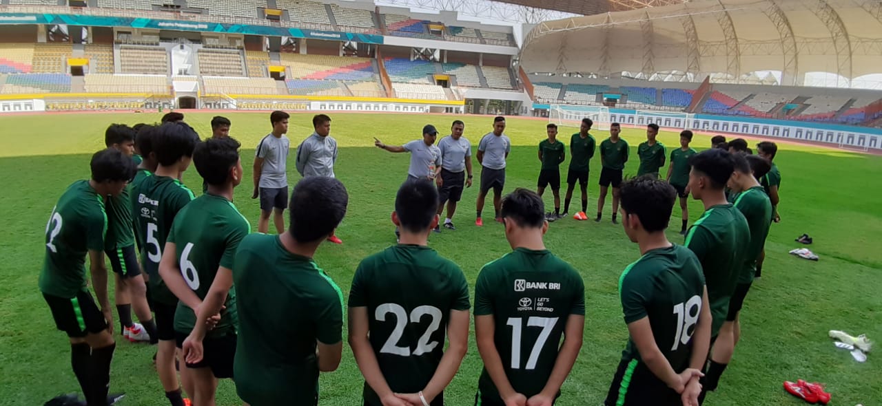 Berkembang Pesat, Fakhri Husaini Puji Mantan Anak Asuhnya di Timnas Indonesia U-16