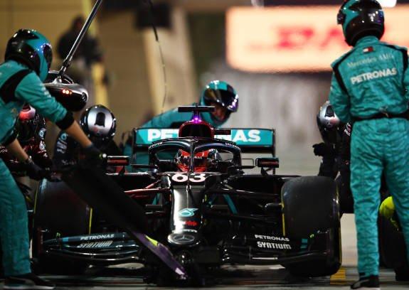 Mercedes Bayar Mahal Kecerobohan di Sakhir