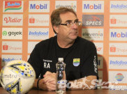 Pelatih Persib Robert Alberts Terima Apapun Keputusan PSSI Mengenai Liga 1