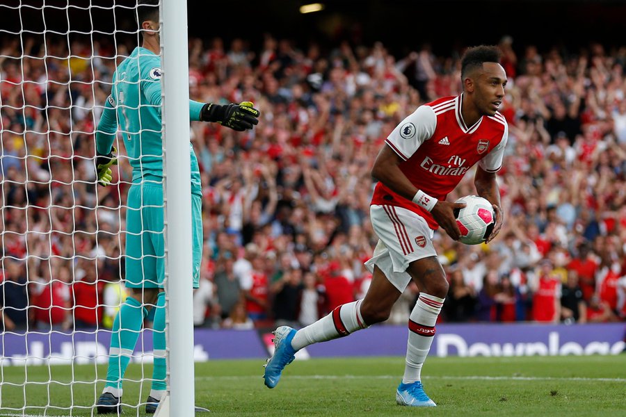 Lewat Instagram, Aubameyang Indikasikan Setuju Arsenal Jual Xhaka