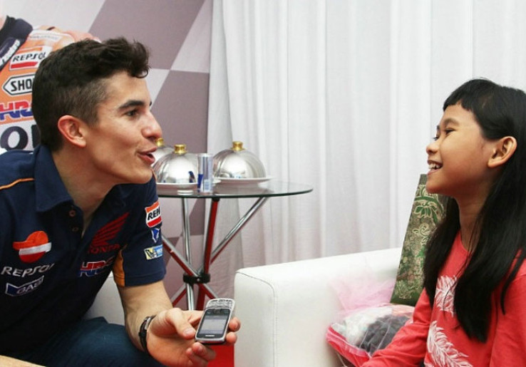 Shaina Salvia, Bocah Indonesia Spesialis Wawancara Pembalap Top MotoGP