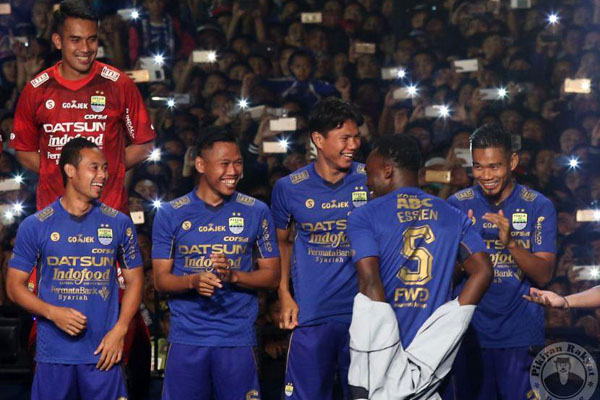 Meski Bertahan dengan Apparel Lama, Desain Jersey Persib Pasti Tampilan Baru