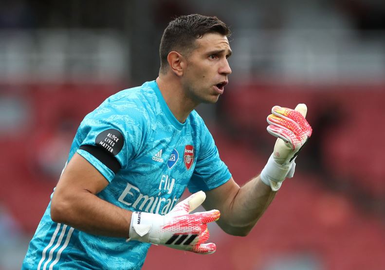 Emiliano Martinez Bakal Pecahkan Rekor Transfer Kiper Termahal Asal Argentina