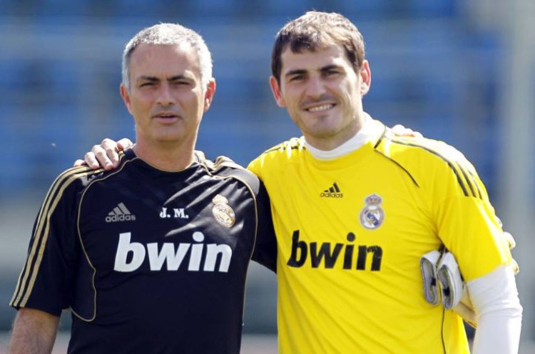 Pernah Berselisih Paham, Mourinho Hubungi Casillas Pasca Terkena Serangan Jantung