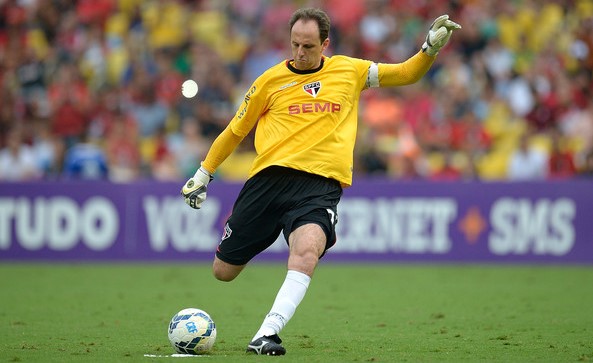 Nostalgia - Rogerio Ceni, Kiper dengan Torehan Gol Terbanyak yang Hampir Diaborsi