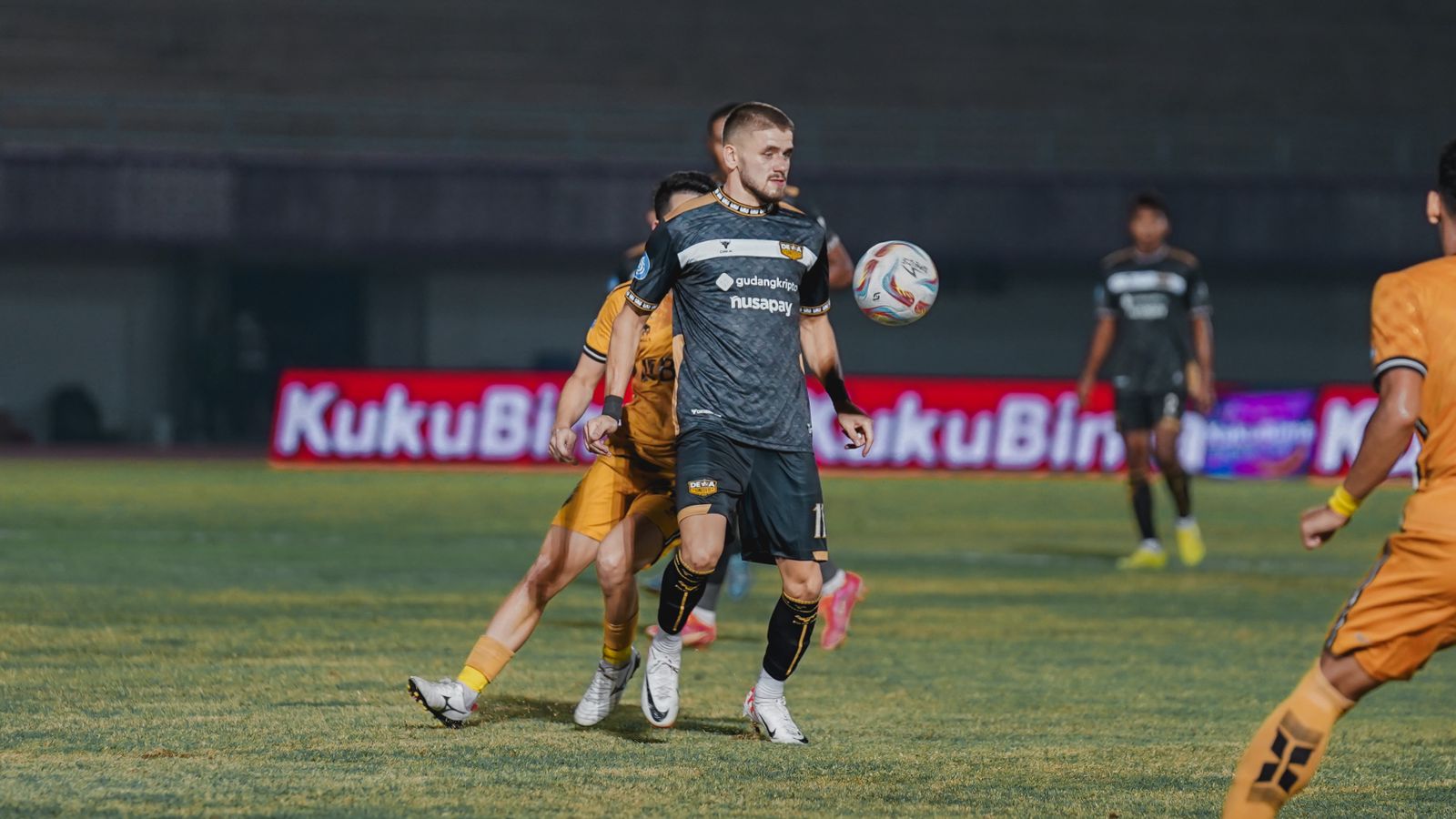 Jan Olde Tak Puas Dewa United FC Imbang Kontra Bhayangkara FC