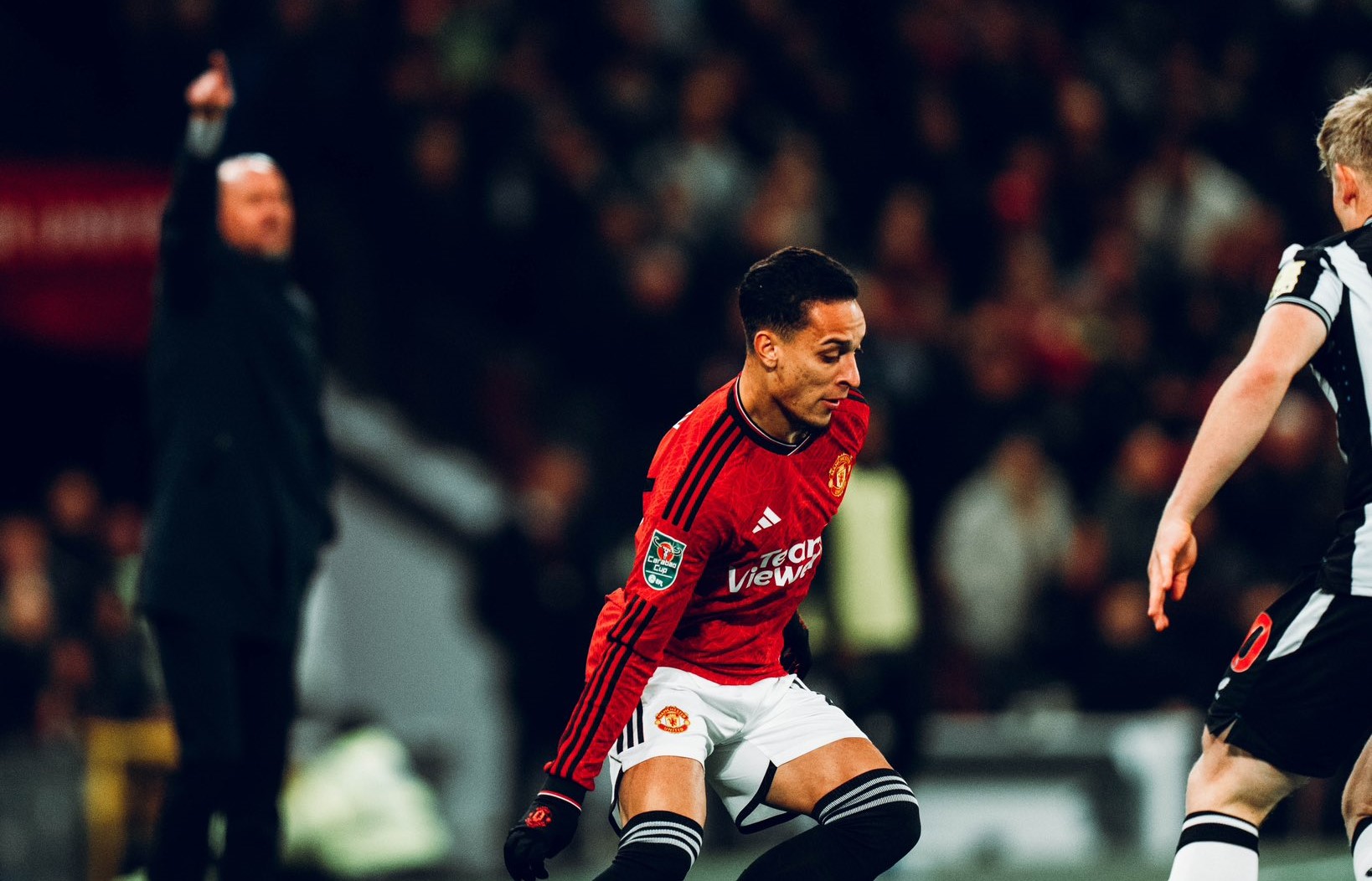 Dalam Tiga Hari, Manchester United Dua Kali Dibantai 0-3 di Old Trafford