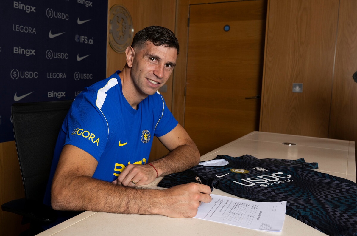 Emiliano Martinez. (Foto: Laman Resmi Chelsea)