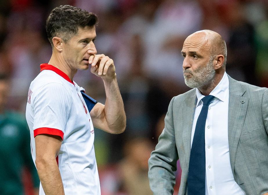 Robert Lewandowski Menang, Pelatih Timnas Polandia Mengundurkan Diri