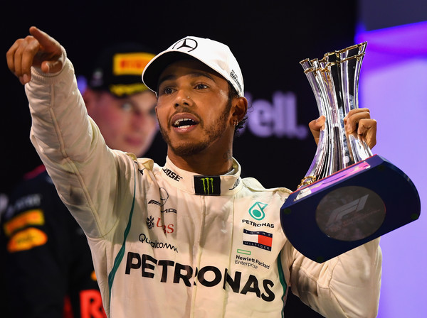 Lewis Hamilton Kecelakaan saat Tes Motor Balap